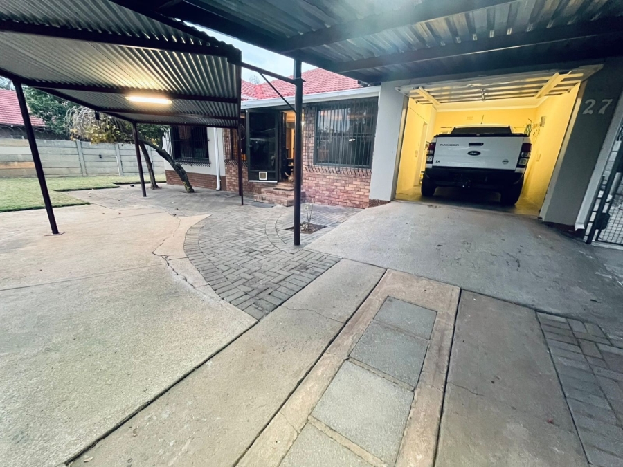 3 Bedroom Property for Sale in Protea Park North West